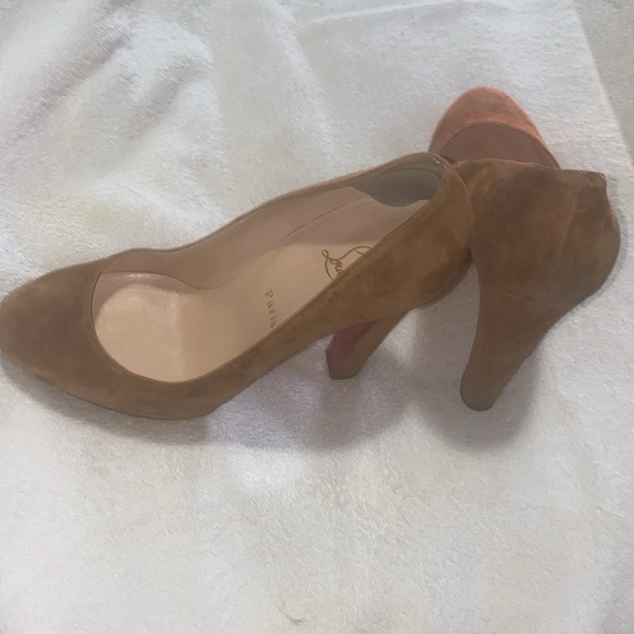 🔥❤️ Christian Louboutin Camel Suede Platform Heels - Picture 5 of 11